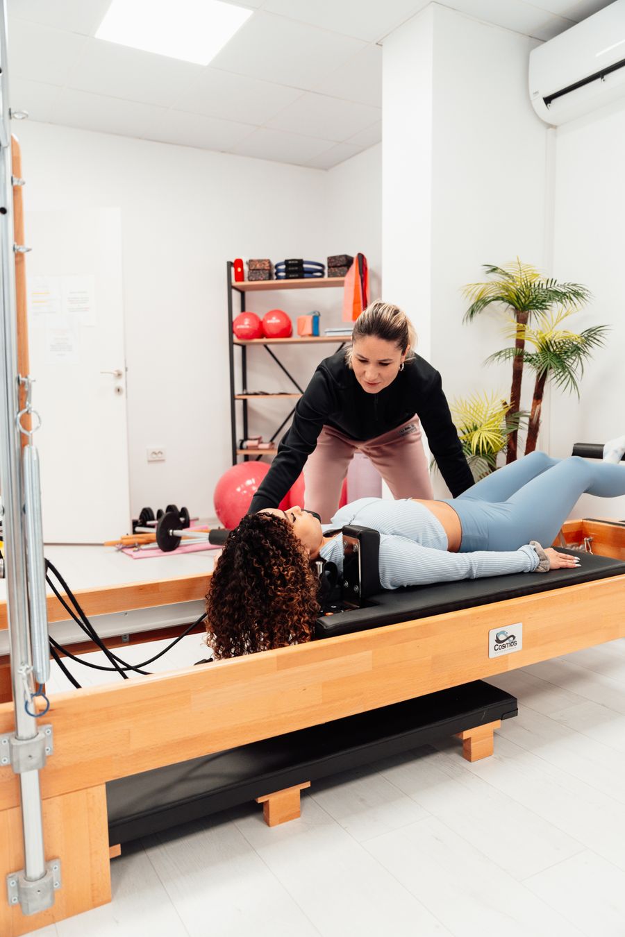 Clasă de Power Pilates pe reformer
