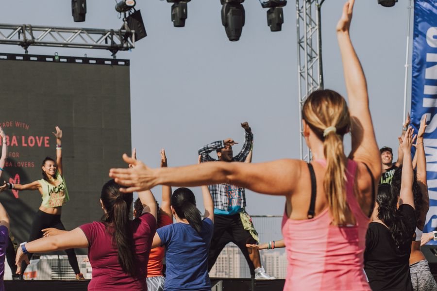 Clasă de Zumba plină de energie